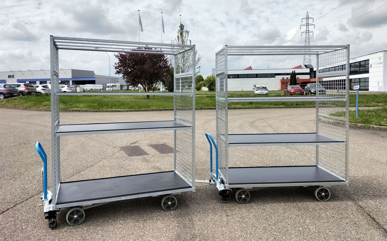 Train de chariots monotrace galvanisés à étagères